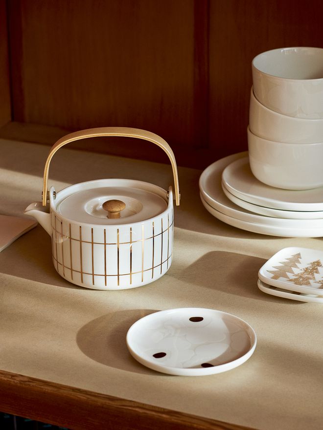 Marimekko Tiilisikivi teapot gold