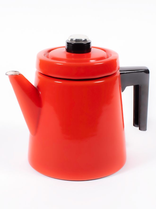 A red Pehtoori coffee pot