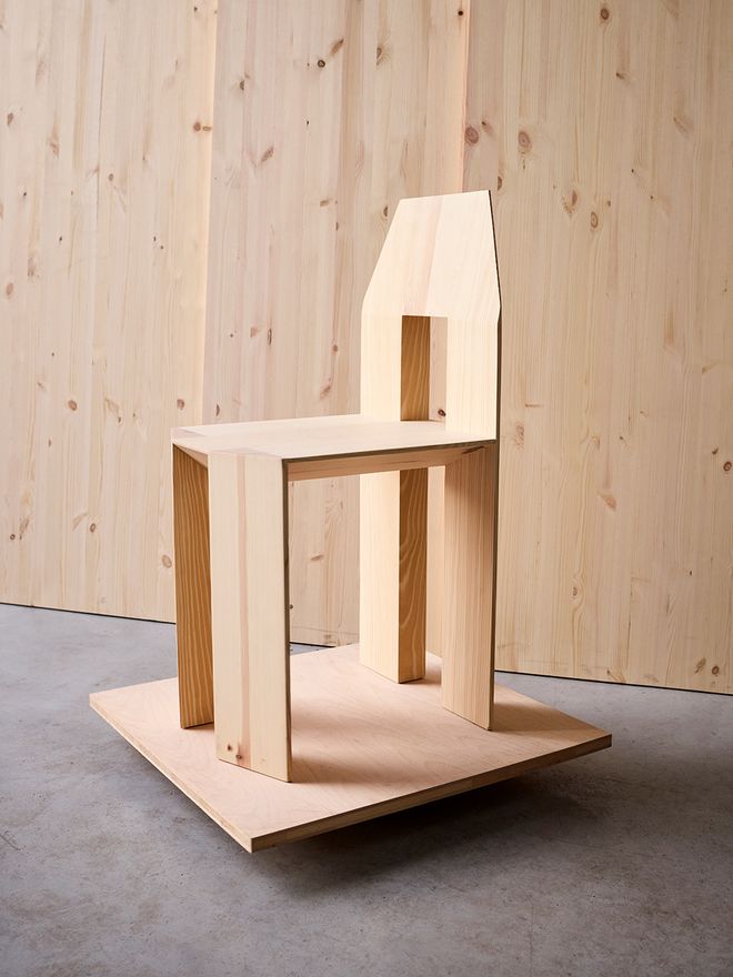 Min Chair jalustalla