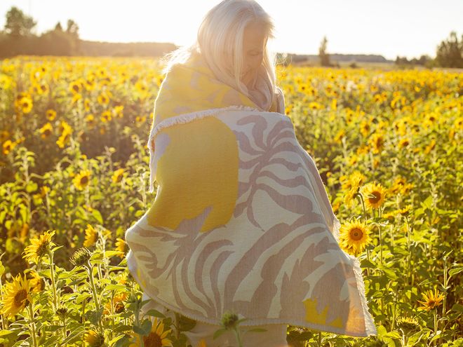 Lapuan Kankurit Kuutamo throw, beige - yellow