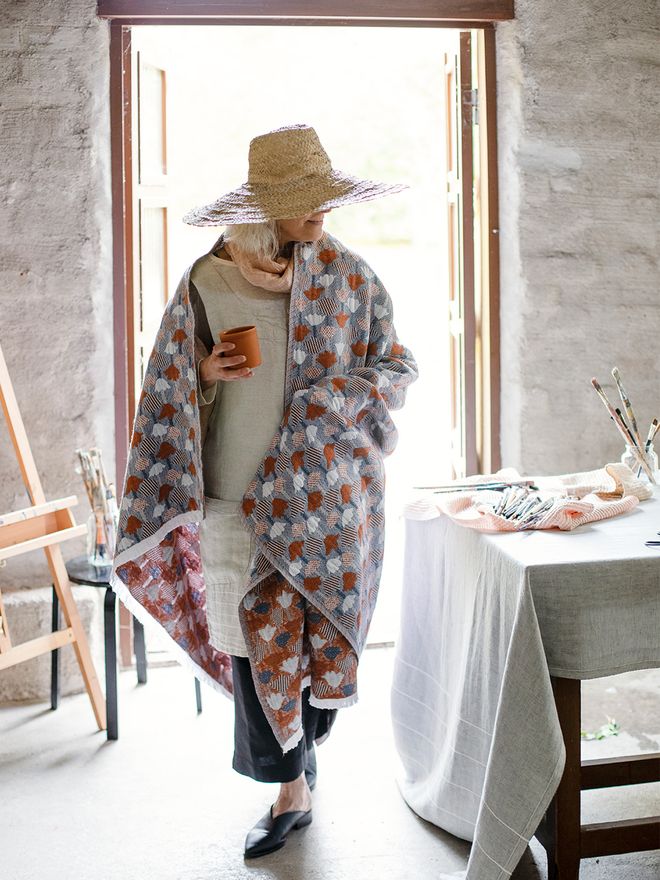 Tulppaani blanket by Lapuan Kankurit