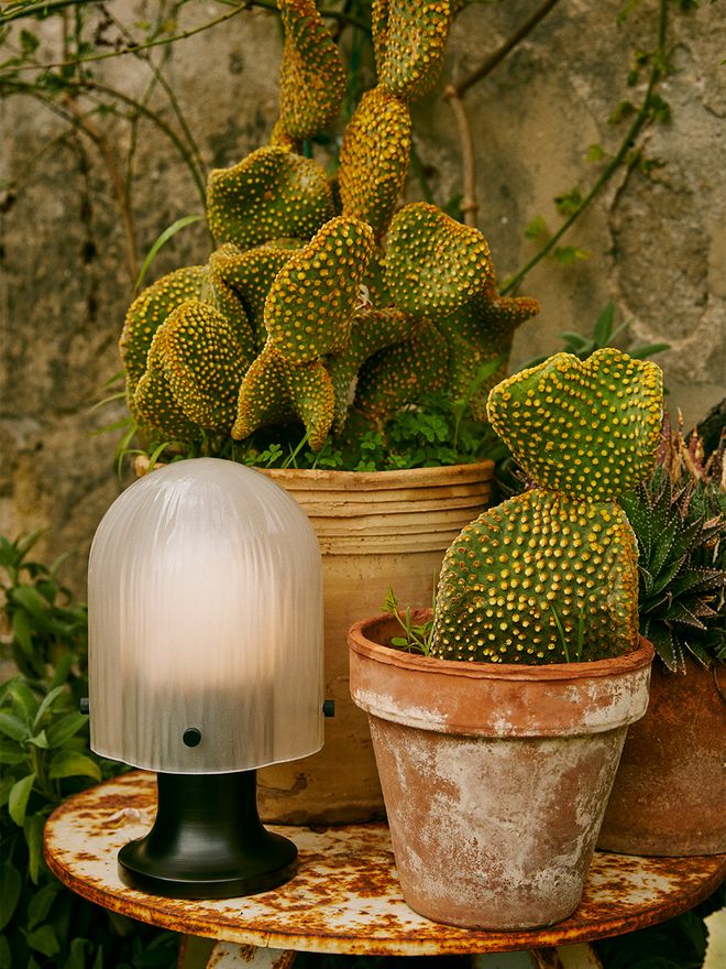 GUBI Seine portable lamp