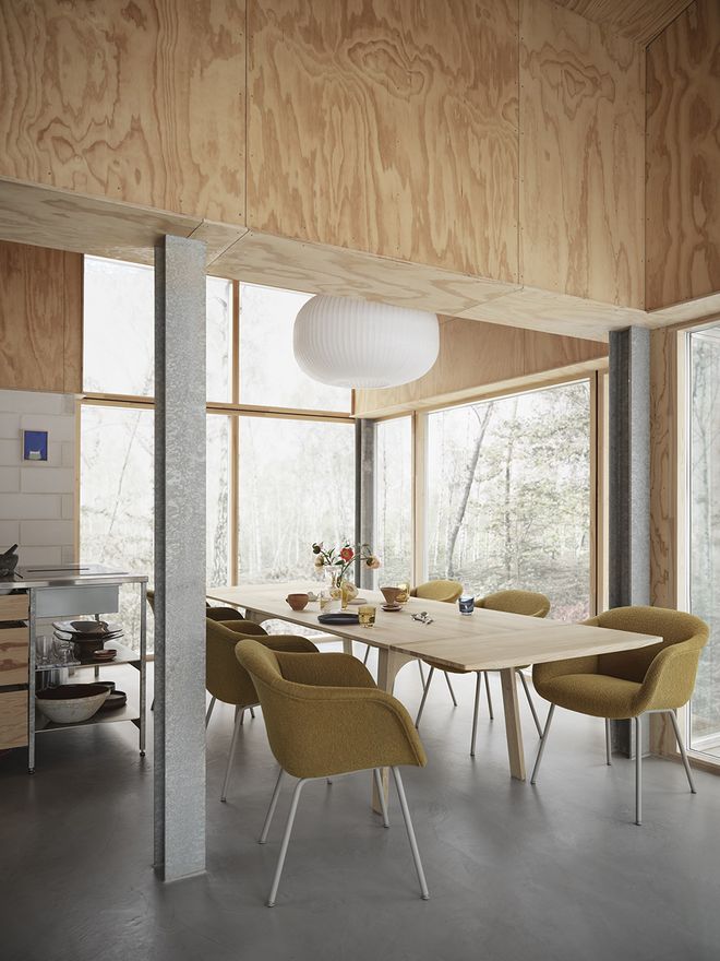 Muuto Earnest table