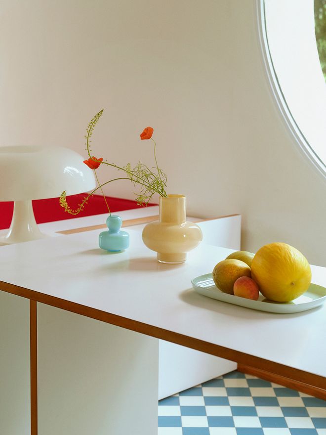 Marimekko Flower vase in mint green and Umpu vase in beige