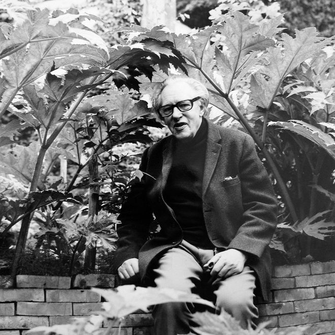 A portrait image of architect and designer Mogens Lassen.