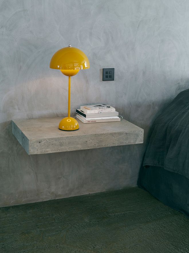 FlowerPot VP3 table lamp by Verner Panton