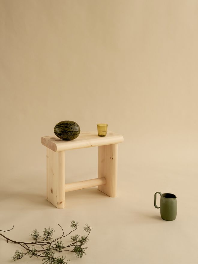 Vaarnii 003 Ast stool, pine