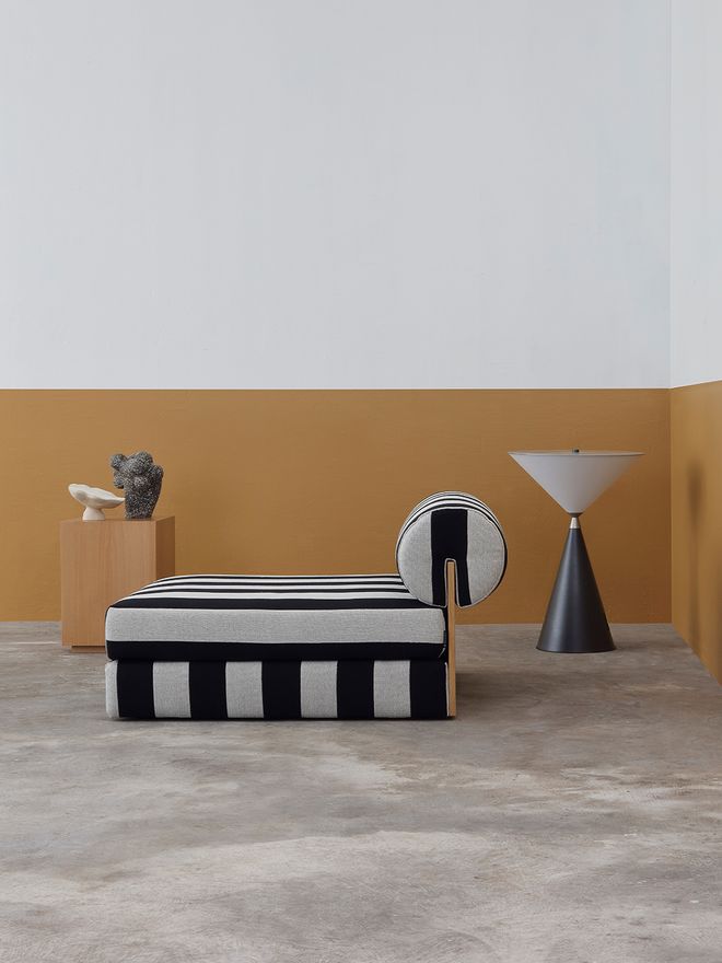 Interface  Lollipop bed chair, black - white Reflex 0159