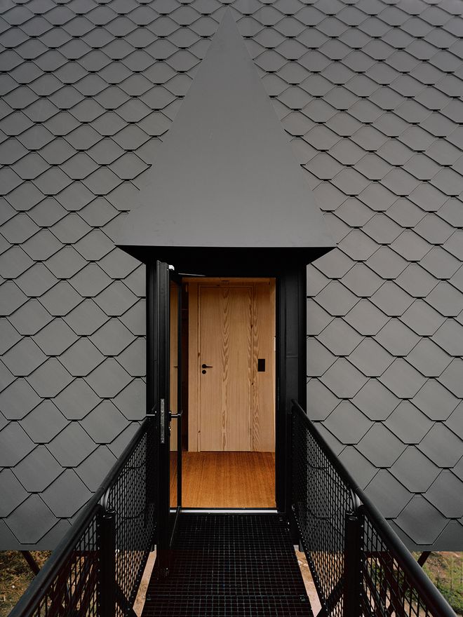 PAN Treetop Cabin entrance