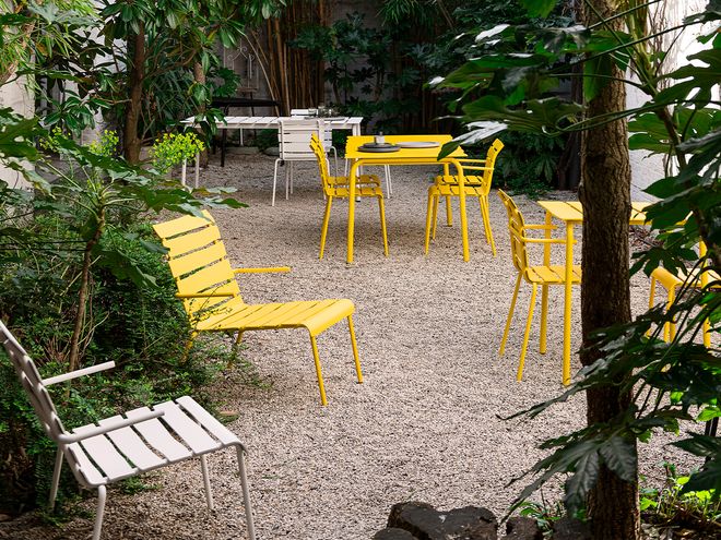 The chairs, stools and tables of Aligned collection