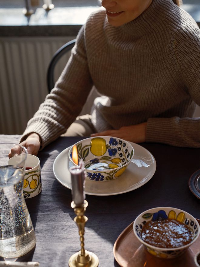 Nordic Christmas table setting: Arabia Paratiisi bowl