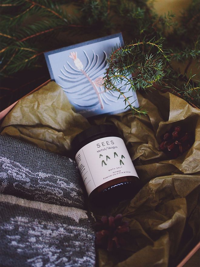 An image with Metsä/Skogen's pampering gift box.