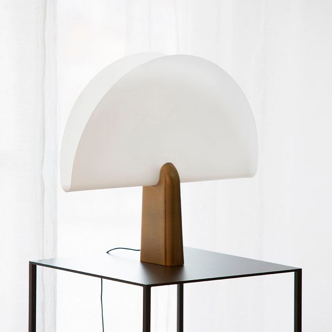 Klong Pavo table lamp