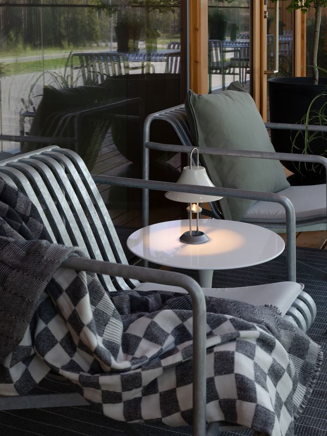 HAY Mousqueton portable table lamp, oyster white