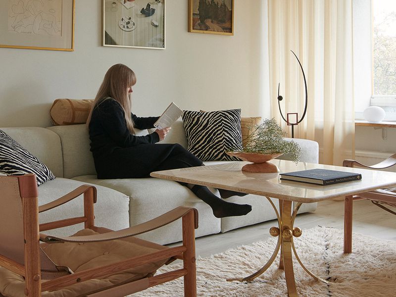 Taide ja tekstiilit tuovat lämpöä tähän tarkasti kuratoituun kotiin
