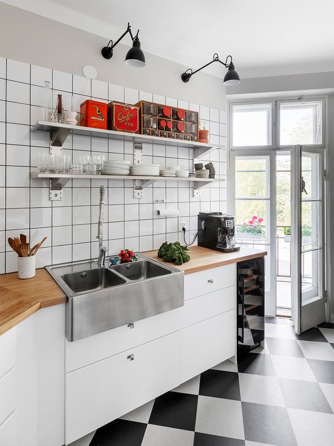 Kitchen sink and cabinets