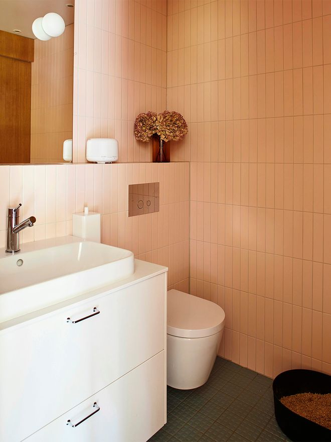 Carpenter Teemu Siniranta's house, bathroom