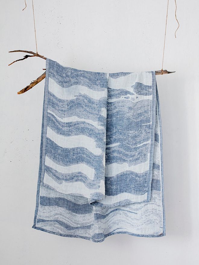 Lapuan Kankurit Aallonmurtaja giant towel