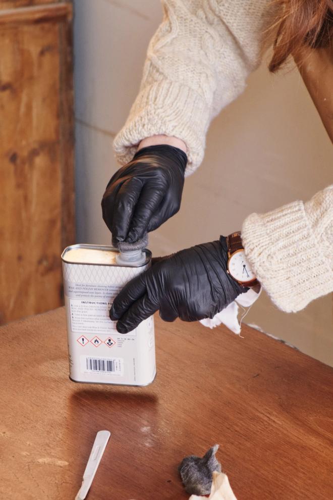 Cleaning a teak table surface