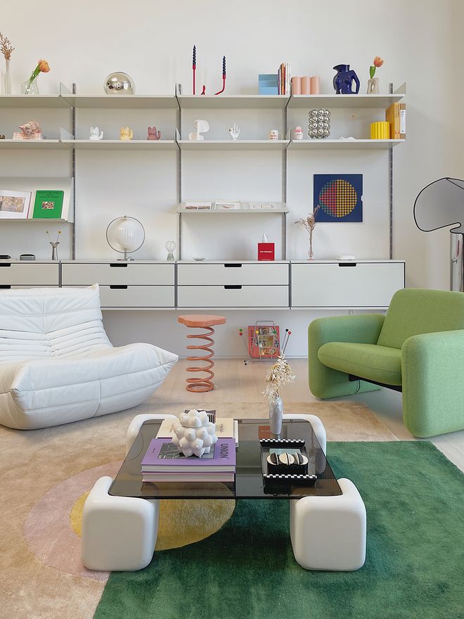 Vitsœ shelving system by Dieter Rams