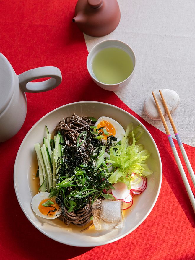 Lovely lunch noodles – whip up fast and flavorful veggie noodles for a tasty weekday lunch