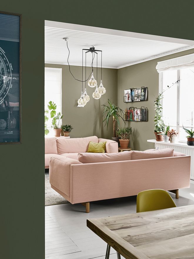 A wooden house in Kumpula was decorated with striking colors