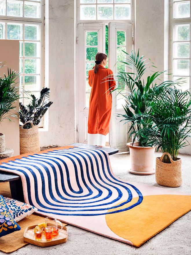 An image with Finarte's Atrium rug as part of the living room decor.