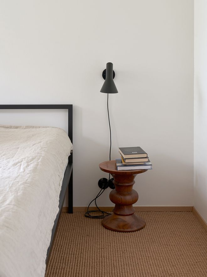 Louis Poulsen AJ wall lamp, black