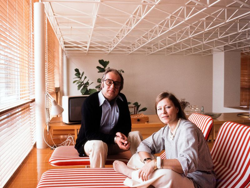 Antti ja Vuokko Nurmesniemen elämä, työ ja vapaa-aika yhdistyvät Designmuseon kiehtovassa näyttelyssä