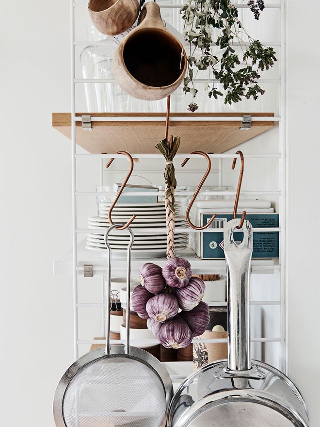 String shelf