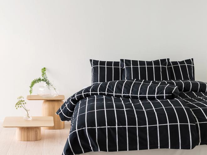 Marimekko Tiiliskivi double duvet cover in black