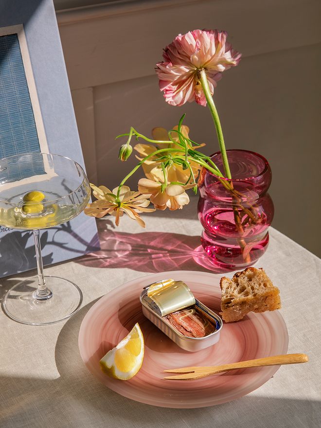 Trendy food from a can – make an easy tinned fish dinner for yourself or friends 