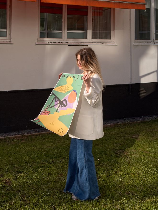 Linda Linko outside the Paimio Sanatorium