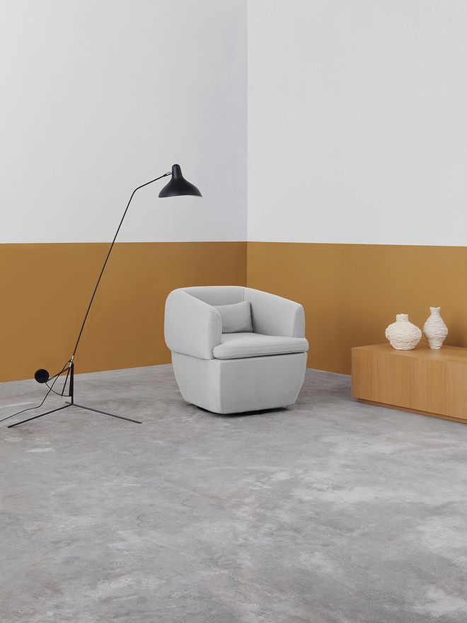 Cupcake armchair, light grey Moby 05
