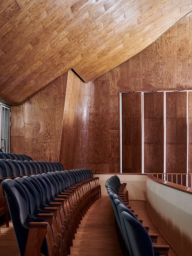 Helsinki School of Economics ballroom