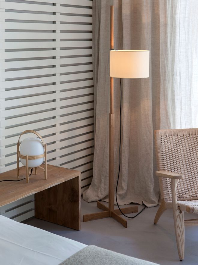 Santa & Cole  Cestita table lamp