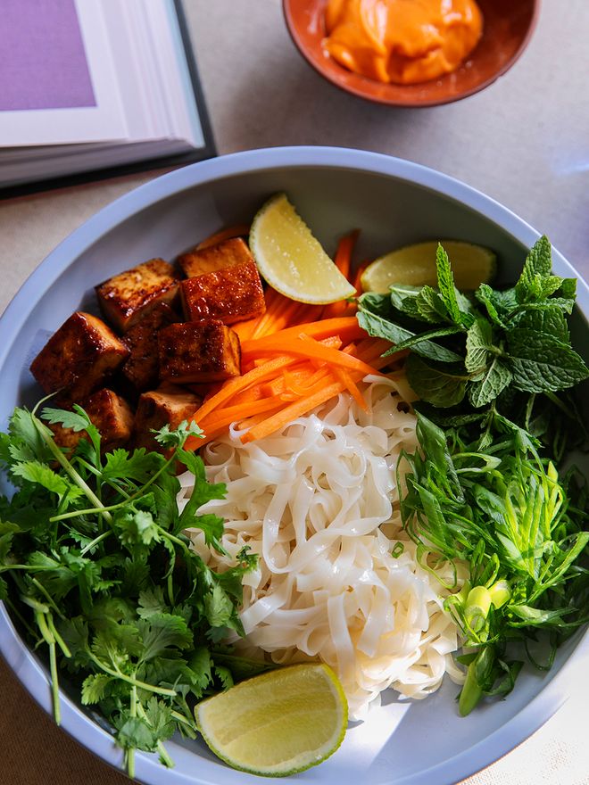 Lovely lunch noodles – whip up fast and flavorful veggie noodles for a tasty weekday lunch