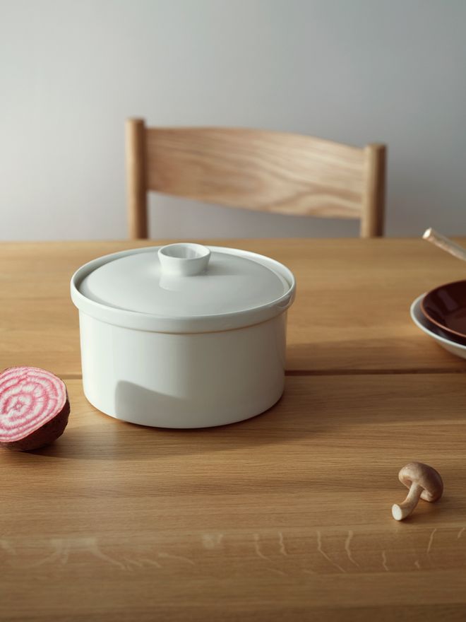 Iittala Teema pot with lid, 2,3 L, white