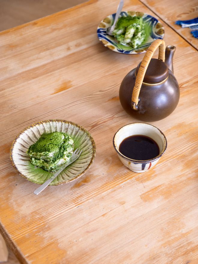 Arabia  GA teapot, rattan handle, brown