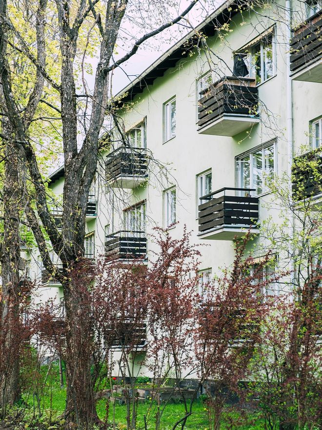 Two-bedroom apartment spiced with pink in Helsinki