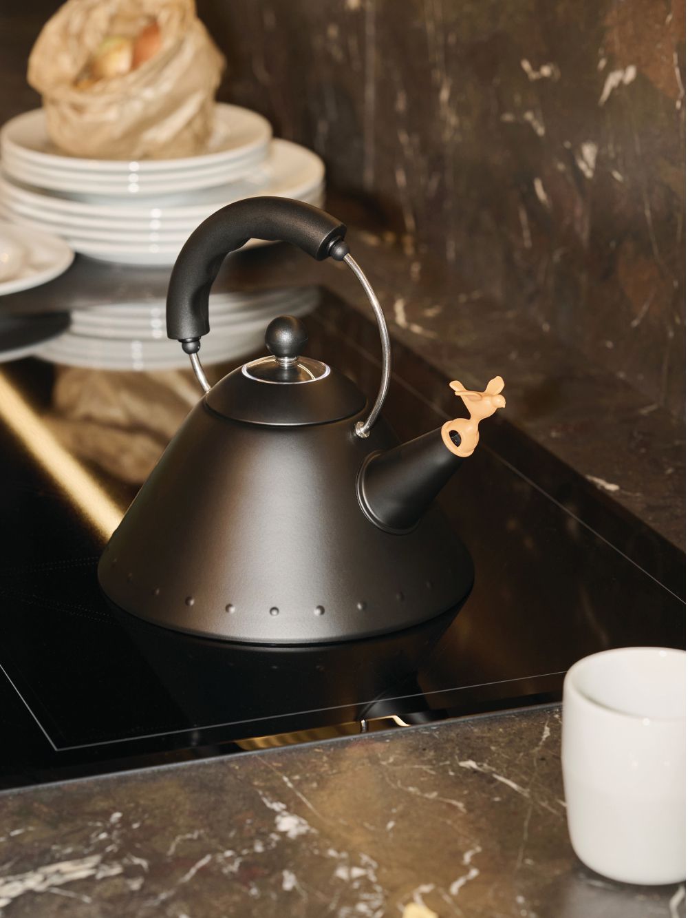 Alessi's kettle 9093 – brewing joy for forty years | Design Stories