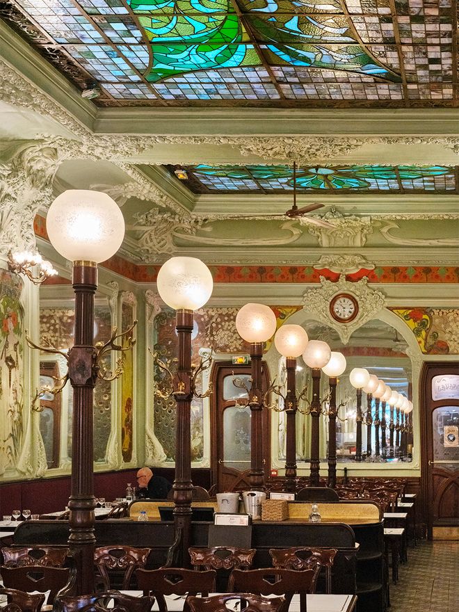 Bouillon restaurant Julien in Paris