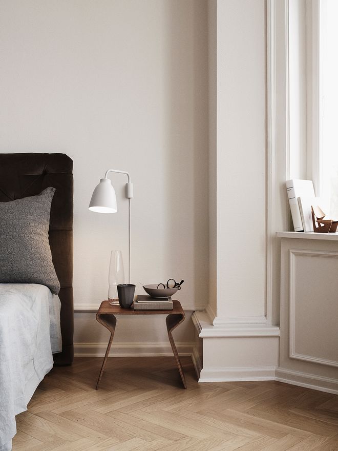 Lightyears Caravaggio Read wall lamp in white