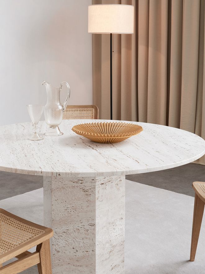 Gubi: Epic dining table