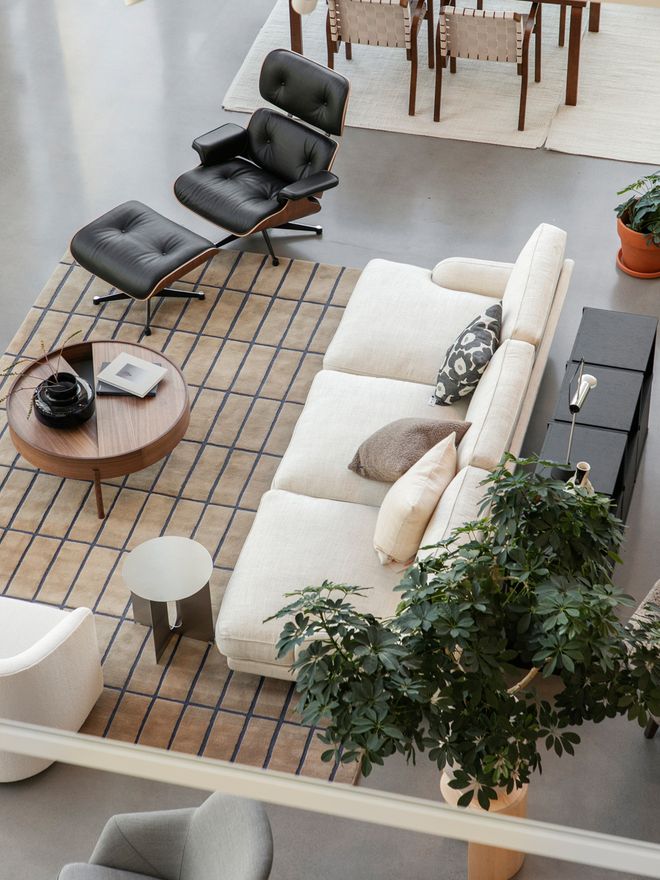 Finnish Design Shop’s showroom presents a fall exhibition inspired by the rich, earthy hues of autumn