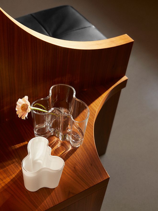 Iittala Aalto vase in clear and white