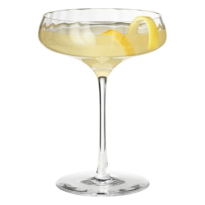 Georg Jensenin Bernadotte-cocktaillasi täytettynä värikkäällä juomalla