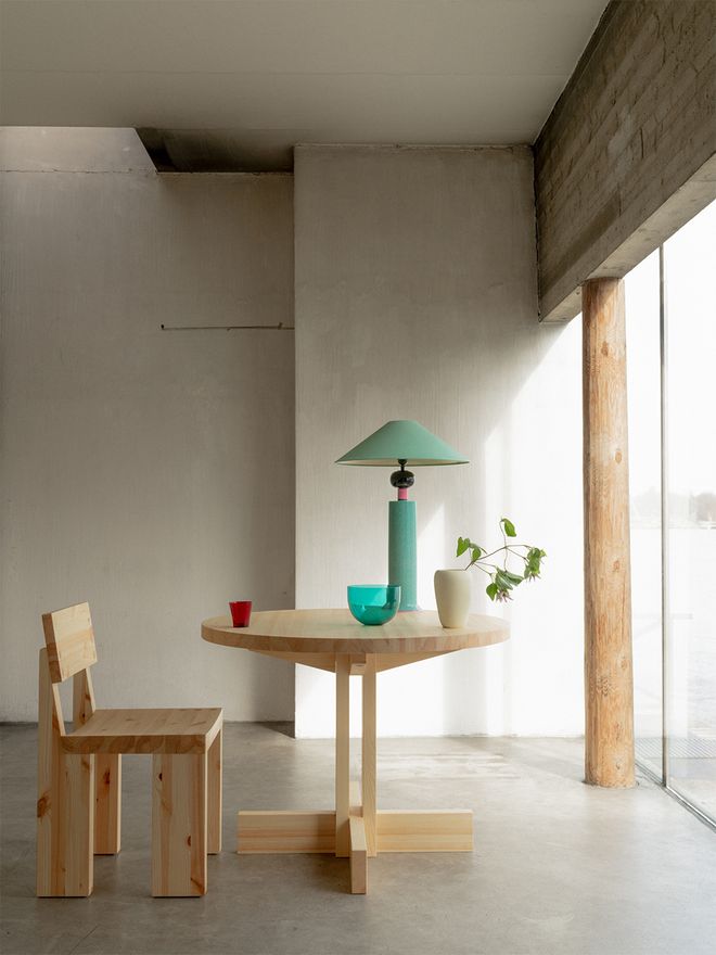 Vaarnii 001 dining table, round, pine