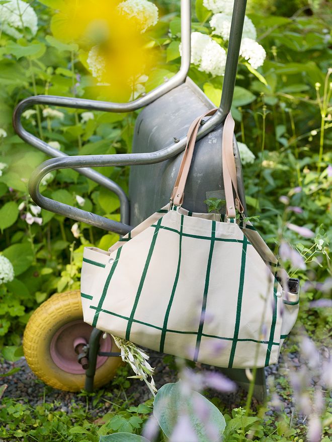 Marimekko Tiiliskivi gardening bag