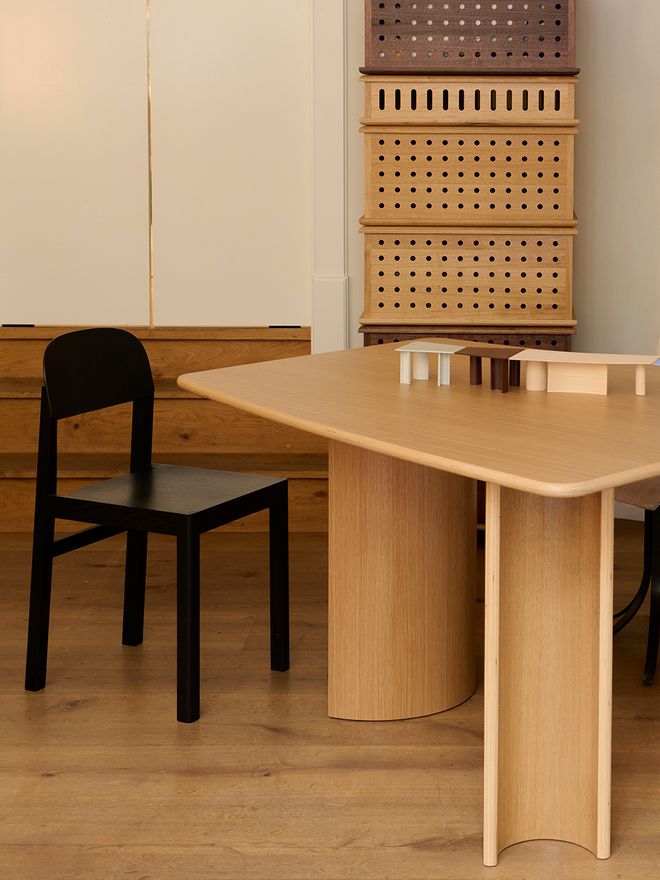 Muuto Re-Norm table, oak